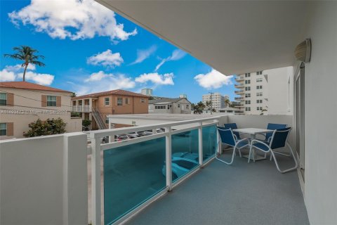 Copropriété à vendre à Hollywood, Floride: 2 chambres, 133.78 m2 № 1092453 - photo 26