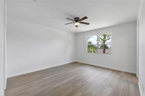 Casa en venta en West Palm Beach, Florida, 4 dormitorios, 182.27 m2 № 1159730 - foto 13