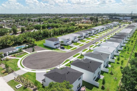 Villa ou maison à vendre à West Palm Beach, Floride: 4 chambres, 182.27 m2 № 1159730 - photo 1