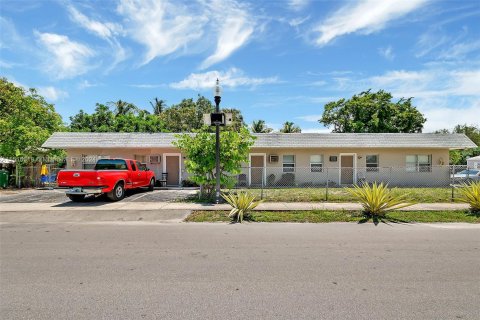 Immobilier commercial à vendre à Fort Lauderdale, Floride № 965722 - photo 1