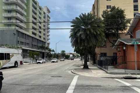 Propiedad comercial en venta en Miami, Florida № 1289095 - foto 6