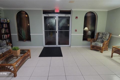 Condo in Casselberry, Florida, 2 bedrooms  № 1382935 - photo 7