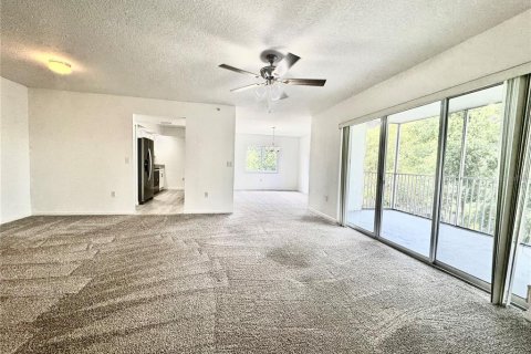 Condo in Casselberry, Florida, 2 bedrooms  № 1382935 - photo 13