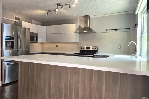 Adosado en venta en Miami, Florida, 3 dormitorios, 159.42 m2 № 1347834 - foto 8