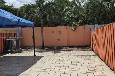 Townhouse in Miami, Florida 3 bedrooms, 159.42 sq.m. № 1347834 - photo 9