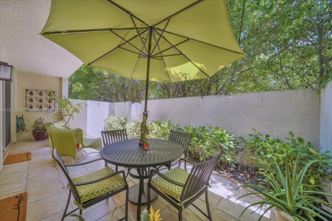 Townhouse in Miami, Florida 3 bedrooms, 206.43 sq.m. № 1347833 - photo 22