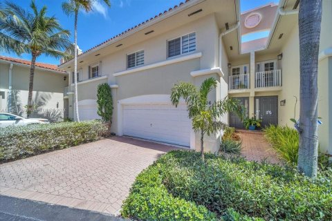 Adosado en venta en Miami, Florida, 3 dormitorios, 206.43 m2 № 1347833 - foto 4