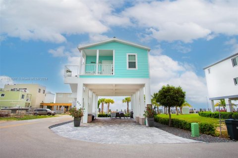 Villa ou maison à louer à Key Largo, Floride: 2 chambres, 68.75 m2 № 1347866 - photo 1