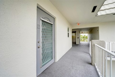 Купить кондоминиум в Санрайз, Флорида 1 спальня, 59.46м2, № 998670 - фото 1