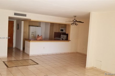 Condominio en venta en Miami Beach, Florida, 1 dormitorio, 93.46 m2 № 1292519 - foto 4