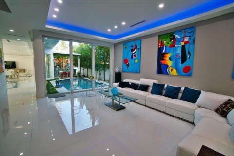 Casa en venta en Fort Lauderdale, Florida, 5 dormitorios, 743.22 m2 № 1121210 - foto 17