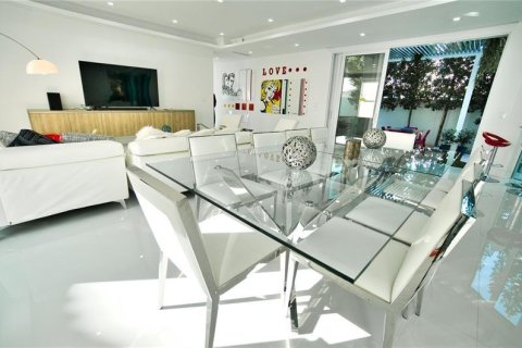 Casa en venta en Fort Lauderdale, Florida, 5 dormitorios, 743.22 m2 № 1121210 - foto 23