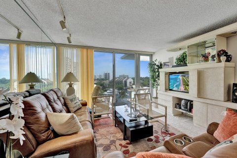 Condo in Highland Beach, Florida, 2 bedrooms  № 1121212 - photo 12