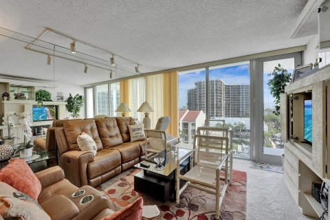 Copropriété à vendre à Highland Beach, Floride: 2 chambres, 131.18 m2 № 1121212 - photo 13