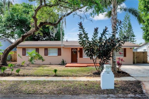 Villa ou maison à vendre à Cocoa, Floride: 3 chambres, 130.43 m2 № 1200380 - photo 1