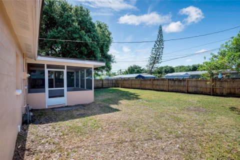 House in Cocoa, Florida 3 bedrooms, 130.43 sq.m. № 1200380 - photo 24