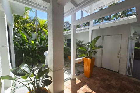 House in Key Biscayne, Florida 4 bedrooms, 316.61 sq.m. № 1386262 - photo 4