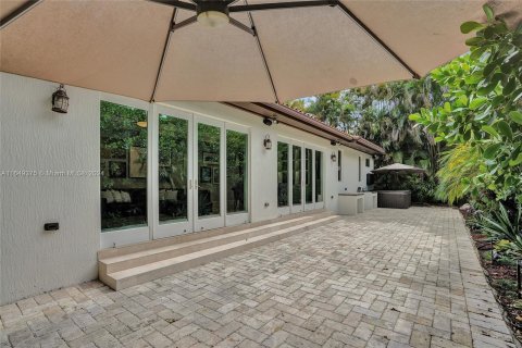 Villa ou maison à vendre à Miami, Floride: 4 chambres, 261.43 m2 № 1332541 - photo 3