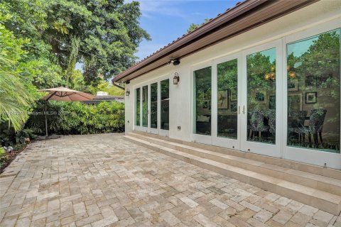 Villa ou maison à vendre à Miami, Floride: 4 chambres, 261.43 m2 № 1332541 - photo 4