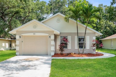 Villa ou maison à louer à Bradenton, Floride: 3 chambres, 114.46 m2 № 1349279 - photo 1