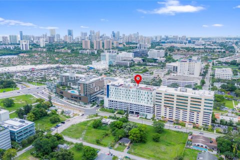 Propiedad comercial en venta en Aventura, Florida № 1330482 - foto 3