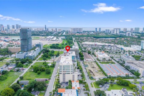 Propiedad comercial en venta en Aventura, Florida № 1330482 - foto 30