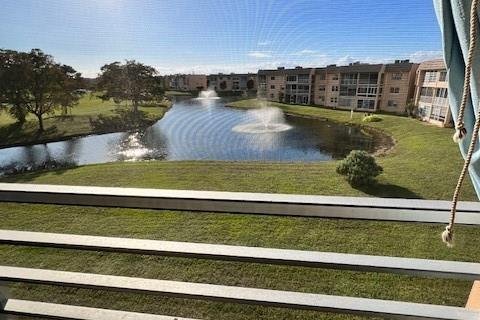 Condo in Sunrise, Florida, 2 bedrooms  № 989216 - photo 14