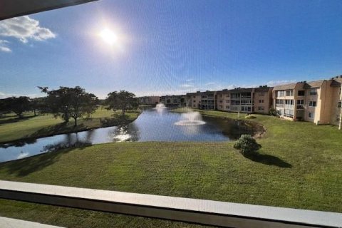 Condo in Sunrise, Florida, 2 bedrooms  № 989216 - photo 13