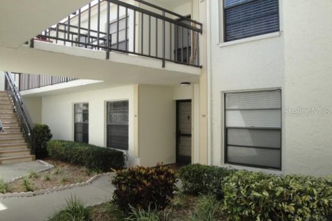 Condominio en alquiler en Saint Petersburg, Florida, 2 dormitorios, 82.68 m2 № 405673 - foto 1