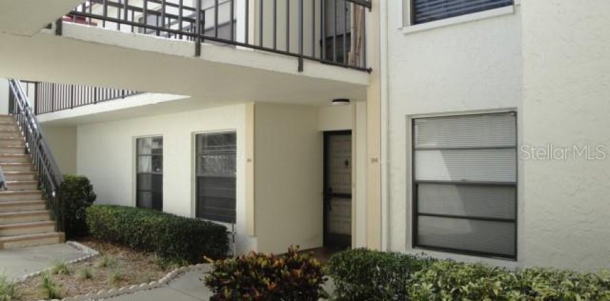 Condo in Saint Petersburg, Florida, 2 bedrooms  № 405673