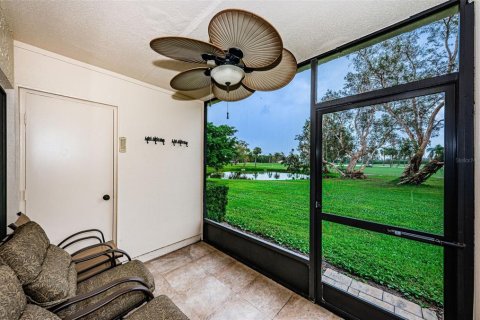 Condo in Saint Petersburg, Florida, 2 bedrooms  № 405673 - photo 15