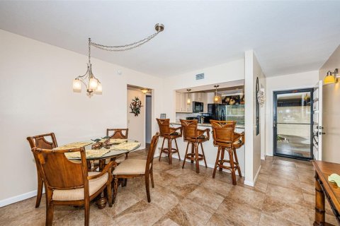 Condominio en alquiler en Saint Petersburg, Florida, 2 dormitorios, 82.68 m2 № 405673 - foto 6