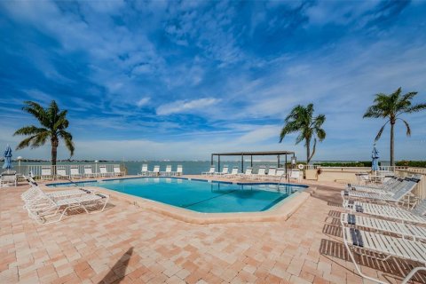 Condominio en alquiler en Saint Petersburg, Florida, 2 dormitorios, 82.68 m2 № 405673 - foto 18