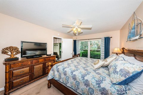 Condo in Saint Petersburg, Florida, 2 bedrooms  № 405673 - photo 10