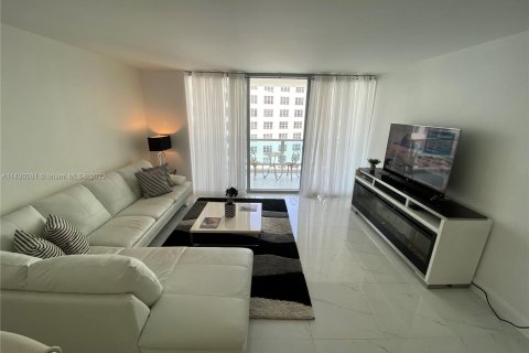 Condo in Miami Beach, Florida, 1 bedroom  № 648004 - photo 4