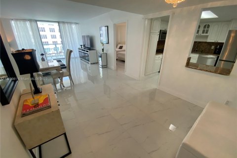 Condo in Miami Beach, Florida, 1 bedroom  № 648004 - photo 7