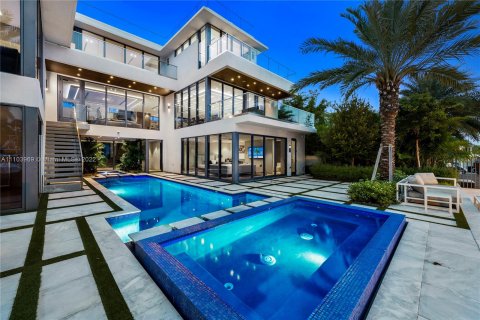 Copropriété à louer à Fort Lauderdale, Floride: 6 chambres, 608.05 m2 № 26774 - photo 3