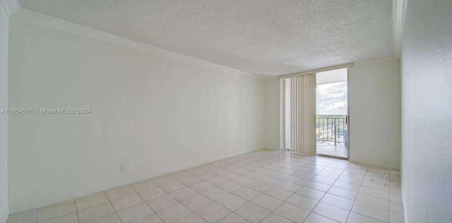 Condo in North Miami Beach, Florida, 1 bedroom  № 1351687