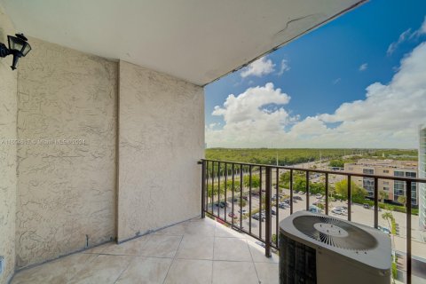 Condo in North Miami Beach, Florida, 1 bedroom  № 1351687 - photo 19