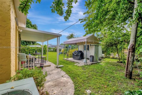 Villa ou maison à vendre à Miami, Floride: 3 chambres, 143.16 m2 № 1385890 - photo 21