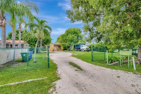 Villa ou maison à vendre à Miami, Floride: 3 chambres, 143.16 m2 № 1385890 - photo 14