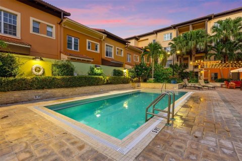 Condo in Saint Petersburg, Florida, 1 bedroom  № 1372199 - photo 8