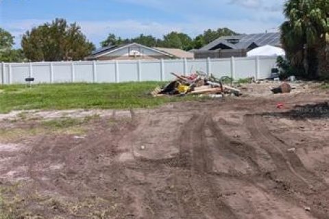 Terreno en venta en Largo, Florida № 1372232 - foto 1