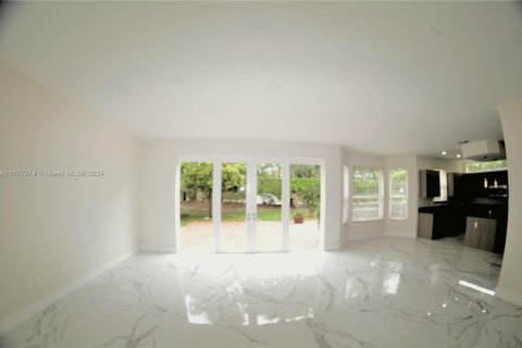 Villa ou maison à vendre à Miramar, Floride: 5 chambres, 336.77 m2 № 1146853 - photo 7
