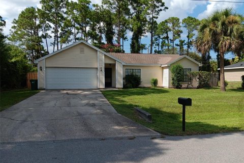 House in PORT ST. JOHN in Cocoa, Florida 3 bedrooms, 163.14 sq.m. № 1319687 - photo 1