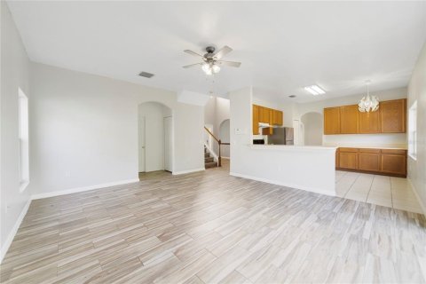 Villa ou maison à vendre à Kissimmee, Floride: 4 chambres, 221.85 m2 № 1287785 - photo 4