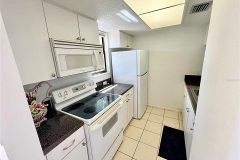 Condo in Punta Gorda, Florida, 2 bedrooms  № 1107383 - photo 5