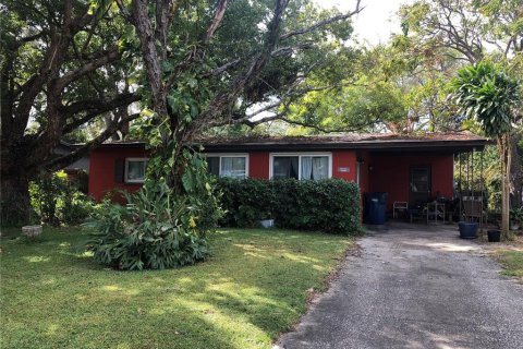 Casa en venta en Tampa, Florida, 3 dormitorios, 91.42 m2 № 1410321 - foto 1