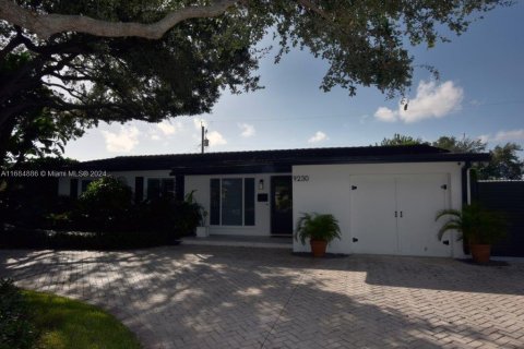 House in Miami, Florida 3 bedrooms, 150.41 sq.m. № 1423577 - photo 29