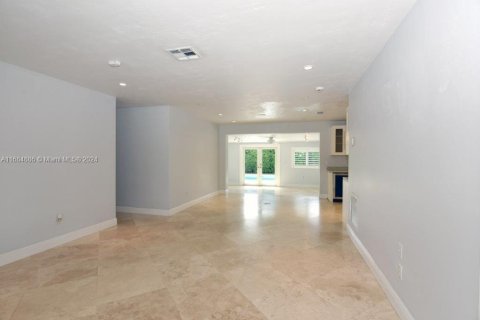 House in Miami, Florida 3 bedrooms, 150.41 sq.m. № 1423577 - photo 2